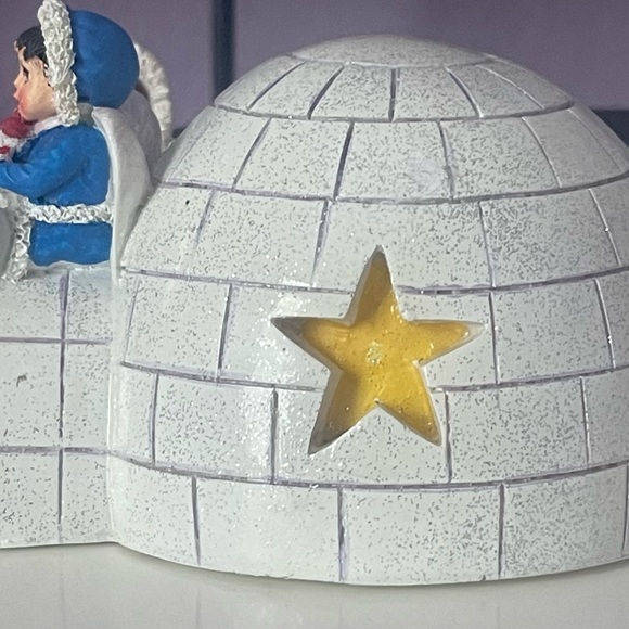 Alaskan Holiday Figure Igloo Eskimo
Nativity Set 7pc (No box) - Picture 3 of 5